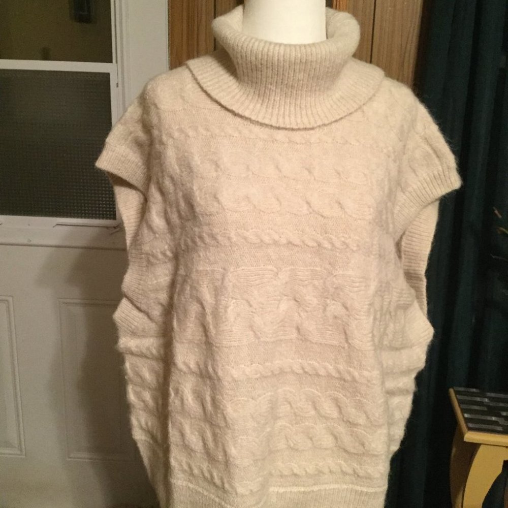 NWT Turtle neck sleeveless cable knit sweater